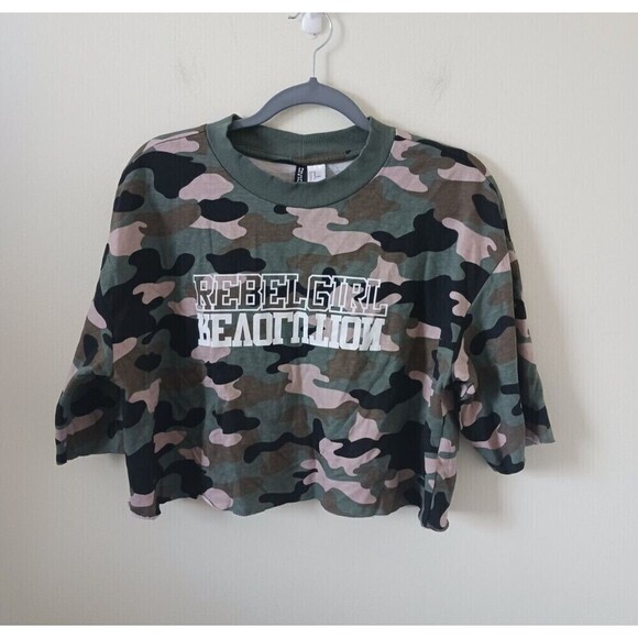 H&M Divided Rebel Girl Womens Short Sleeve Camo Green Crop Top Size M - Picture 1 of 8
